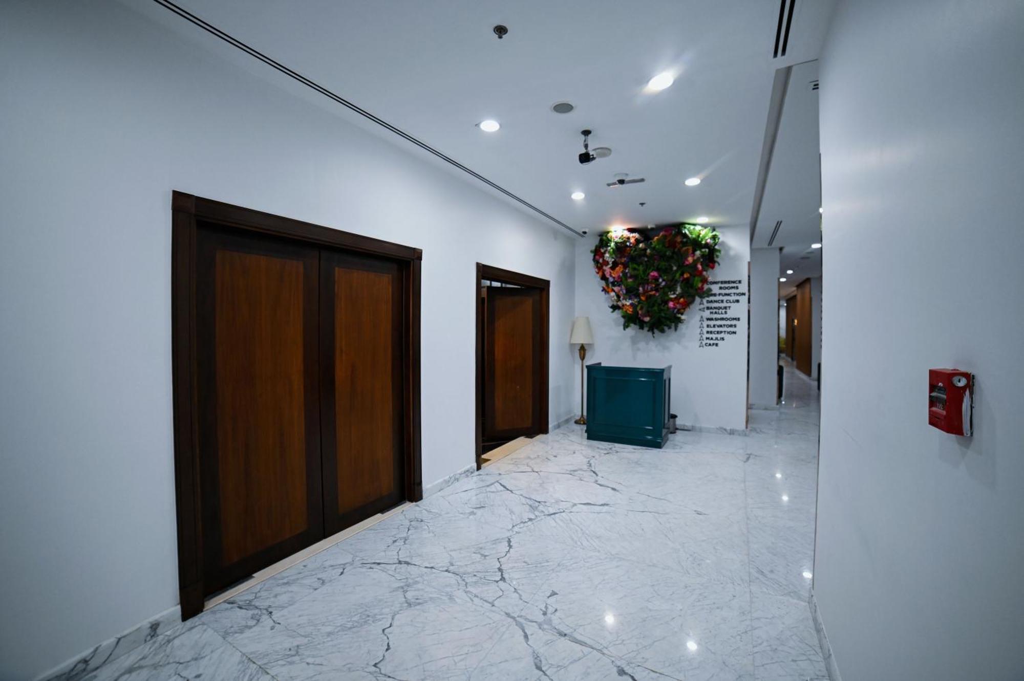 Seven Seas Hotel Дубай Екстер'єр фото